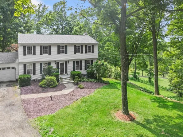 42 E Hook Cross Road, Hopewell Junction, NY 12533