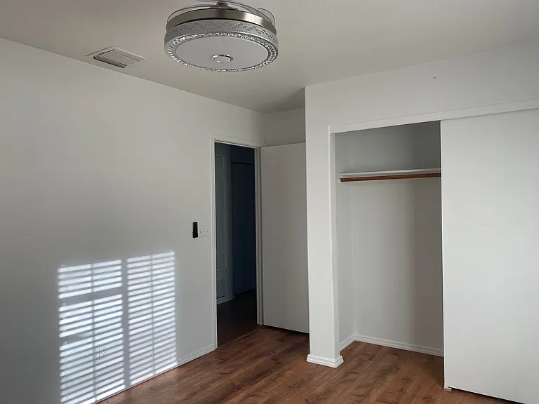 5028 W Hurston Dr — Photo 15