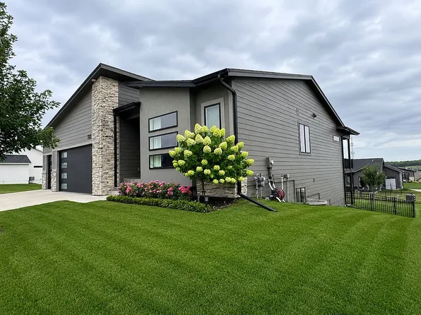 1181 S Radley St, West Des Moines, IA 50266