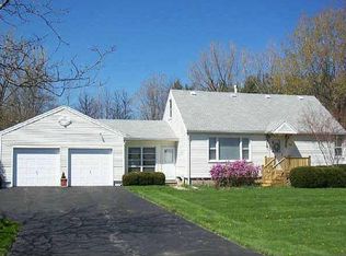 2174 Maiden Ln, Rochester, NY 14626