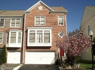 25238 Dunvegan Sq, Chantilly, VA 20152