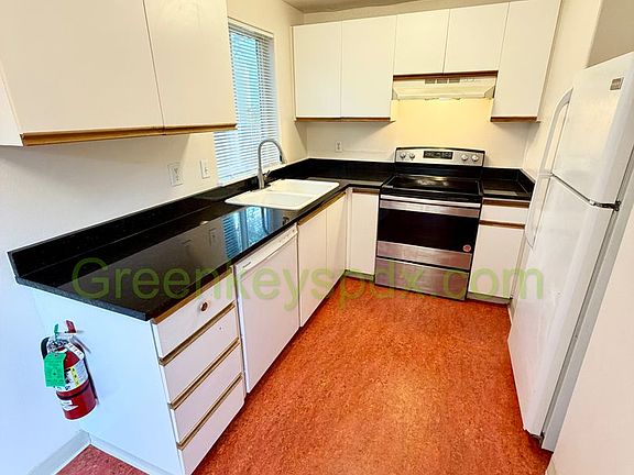 3rd image of 7137 SE Steele St APT 4