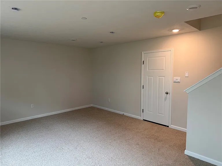 315 Alliance Dr — Photo 5