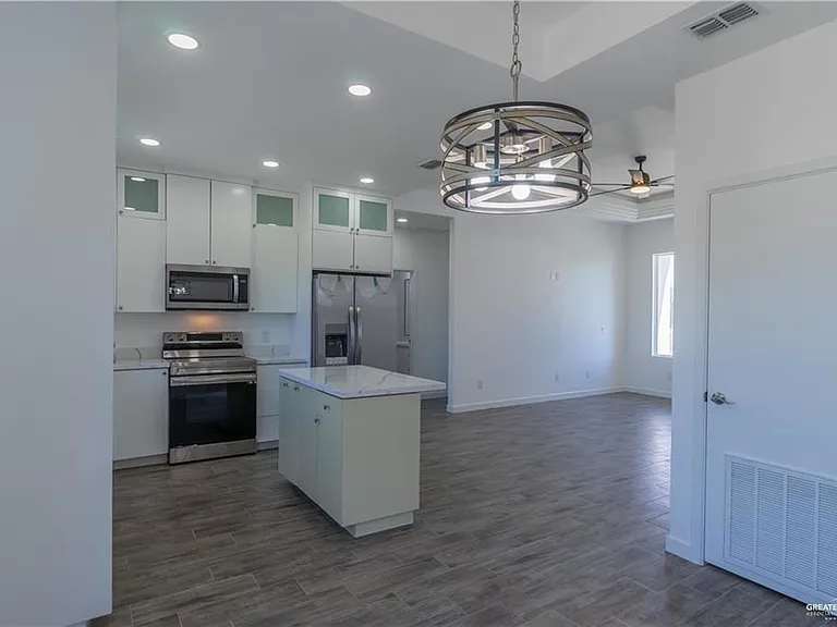 10901 N Sugar Bear Dr — Photo 2