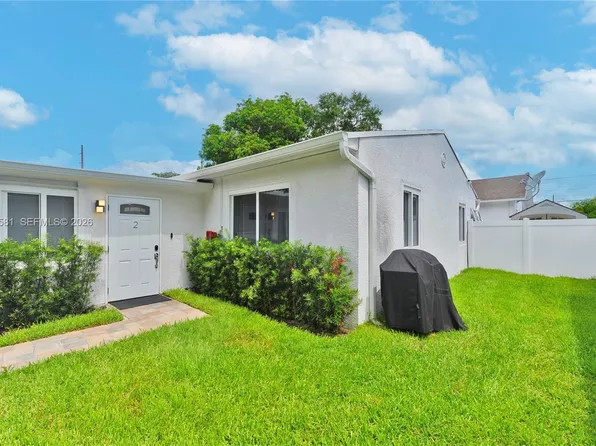 326 SW 14th St #2, Dania, FL 33004