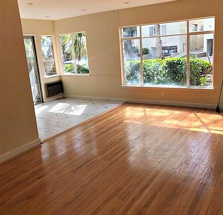 3rd image of 438 S Oakhurst Dr APT 1