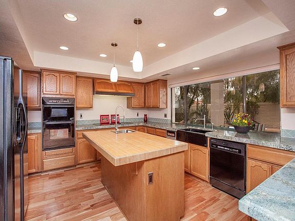 3rd image of 9330 N 96th Pl