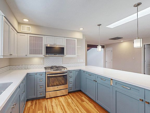 5th image of 5500 Valle Vista Dr NW