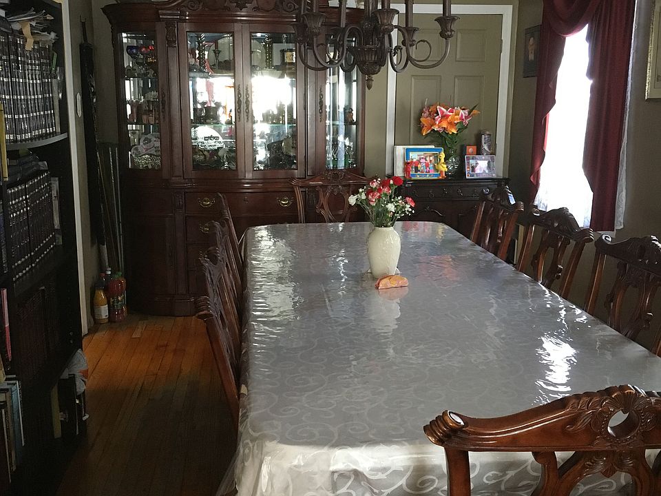 2nd image of 450 Court Ave