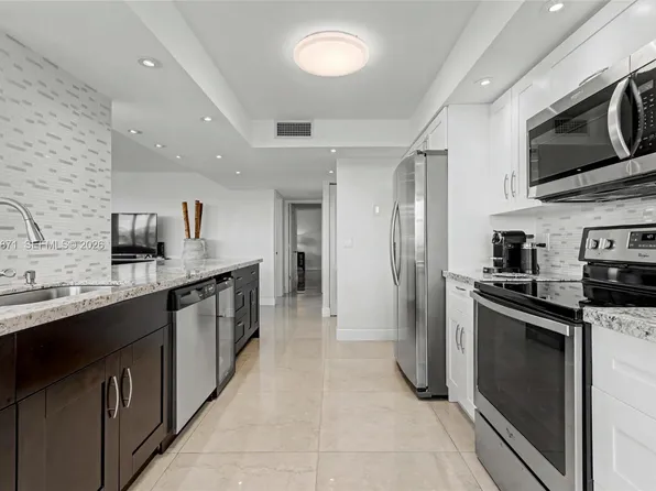 2017 S Ocean Dr APT 209, Hallandale, FL 33009