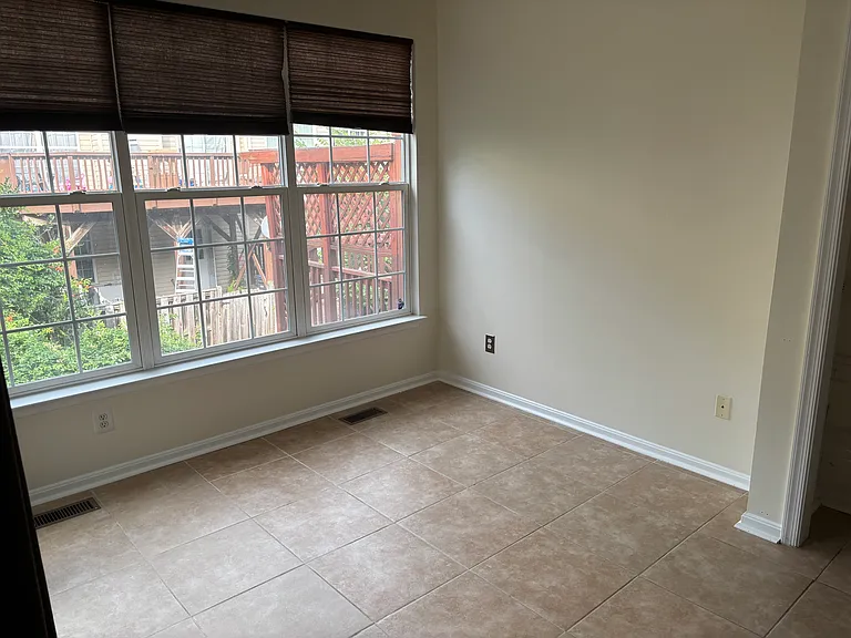 2453 Fox Stream Ln — Photo 10