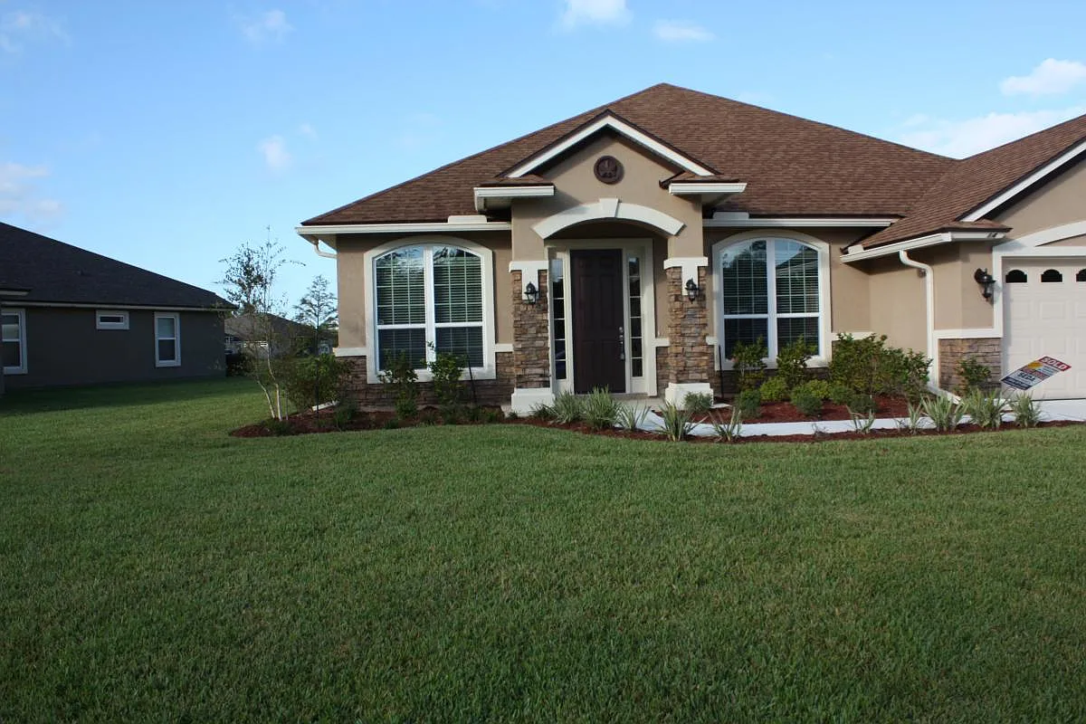 214 Flora Lake Circle — Photo 2