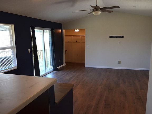 2nd image of 579 Caldwell Ave