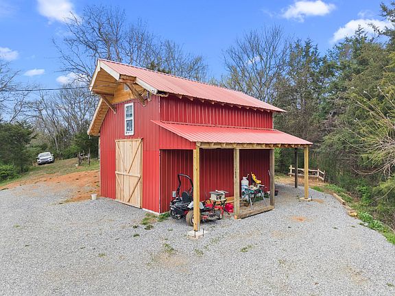 5th image of 2357 Hall Rd