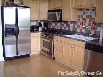 Kitchen : KENMORE ELITE SS APPLIANCES MAPLE CABINETS CERAMIC WALL TILE PANTRY