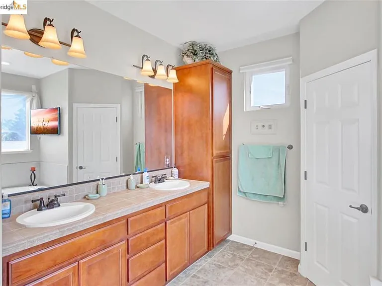 790 Yosemite Dr — Photo 12