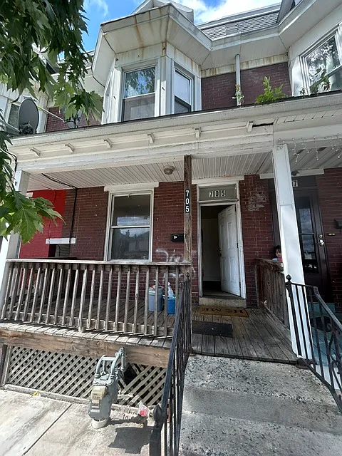 705 Wallace St