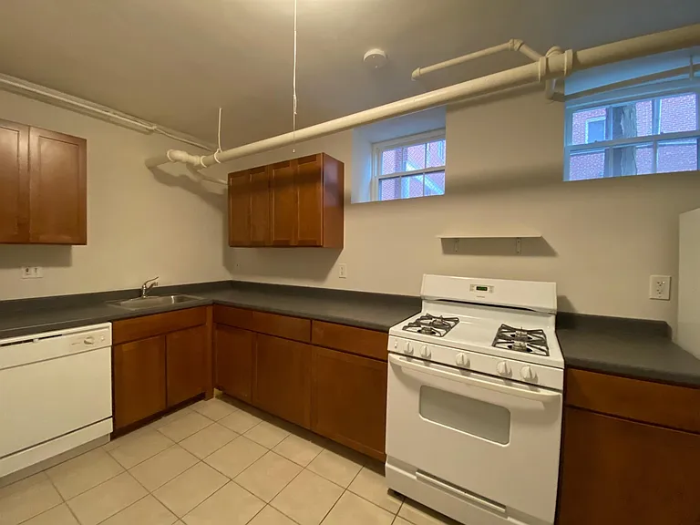 285 Harvard St #7 — Photo 1