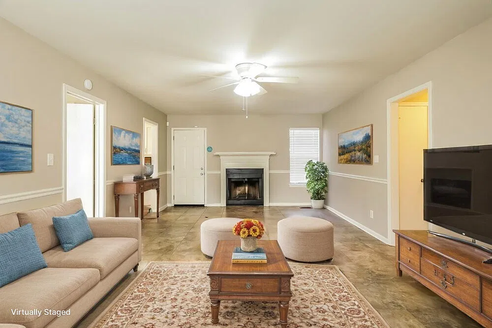 3 bed, 2.0 bath, 1294 sqft, $2,080 — Photo 4