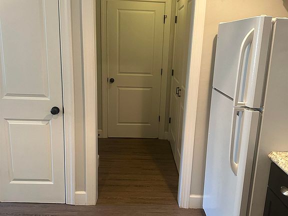 5th image of 214 W 8th Ave #2
