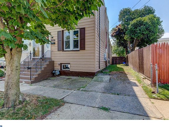 2nd image of 132 Carre Ave