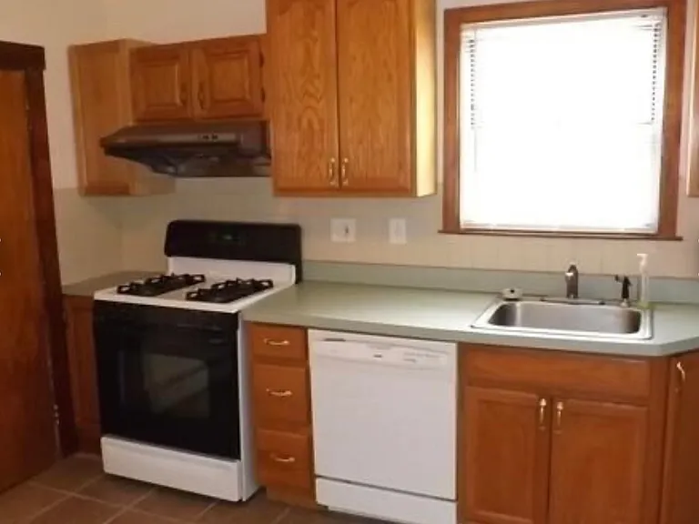 27 Brooks Ave #27 — Photo 7