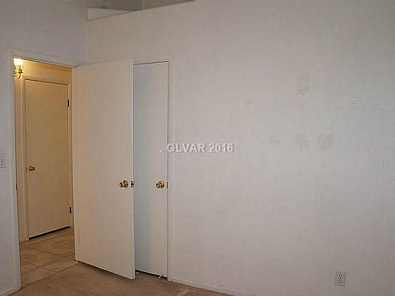 4th image of 921 Coral Cay Ct