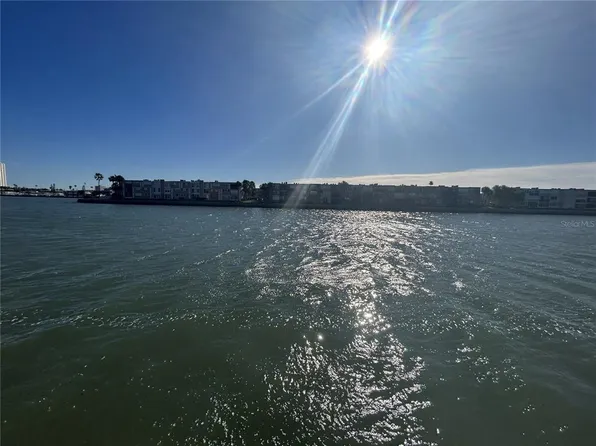 7625 Sun Island Dr S APT 108, South Pasadena, FL 33707