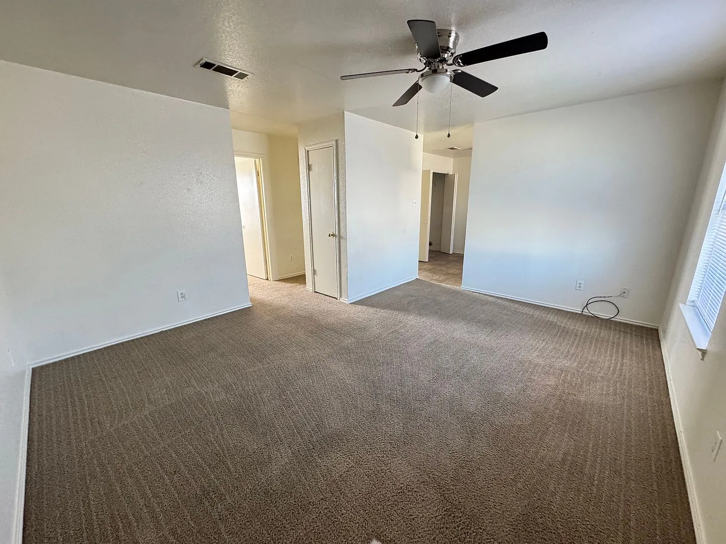 1904 Windward Dr — Photo 2