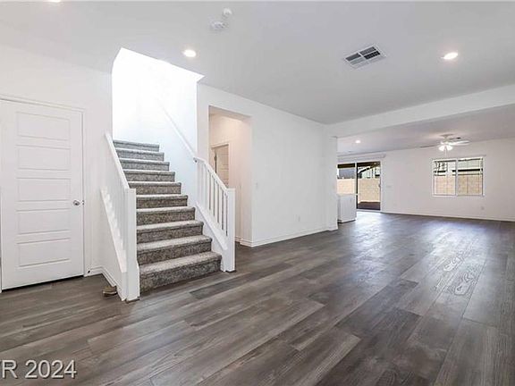 3rd image of 4036 Redwood Glen Ct