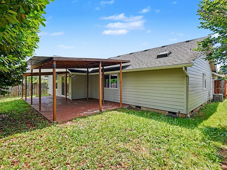 1075 Mildred Ln SE — Photo 44