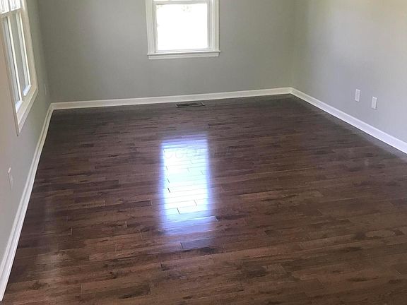 3rd image of 2498 Renwood Pl