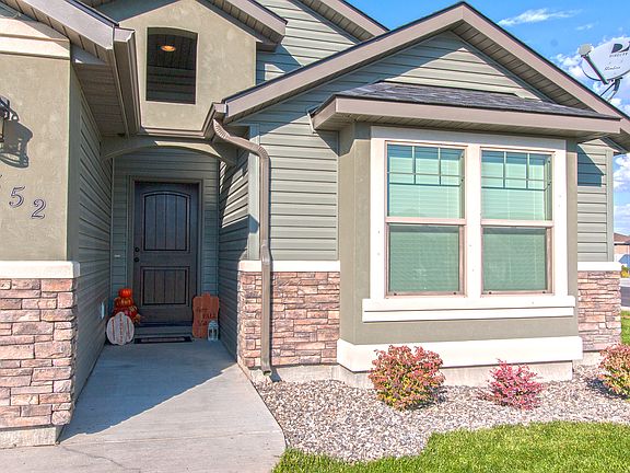 2nd image of 1352 Golden Pheasant Dr