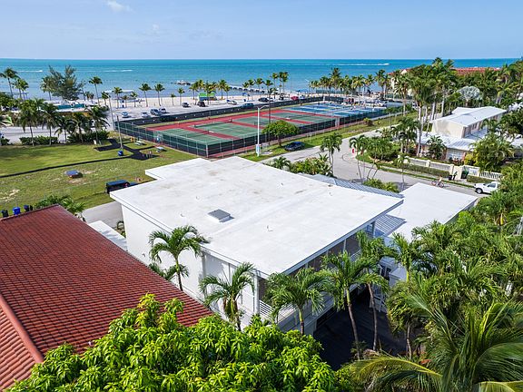 3rd image of 1003 Casa Marina Ct