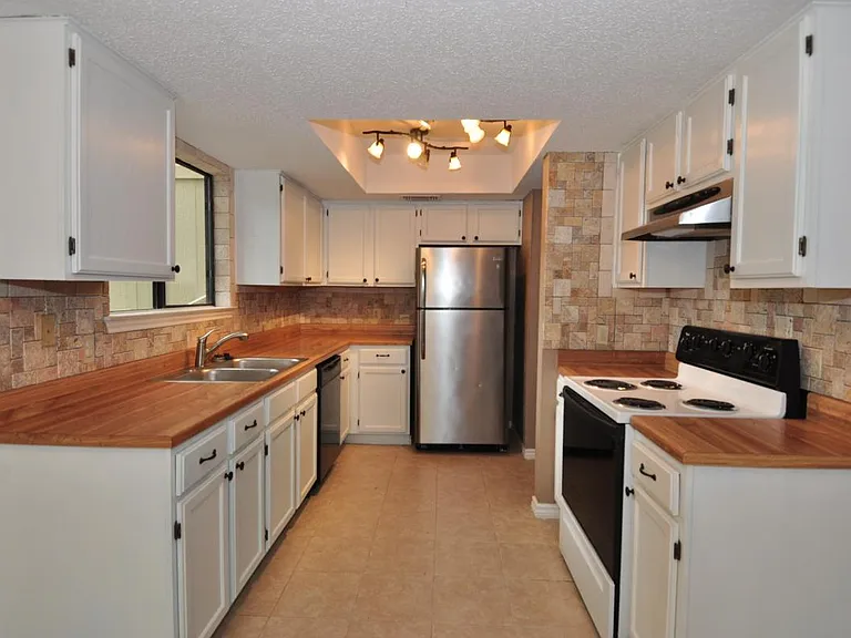 13405 Saddlebrook Trl #B — Photo 7