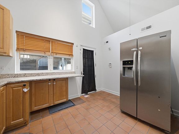 5th image of 2100 N Damen Ave APT 2R