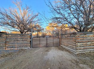 257 Mockingbird Ln, Corrales, NM 87048