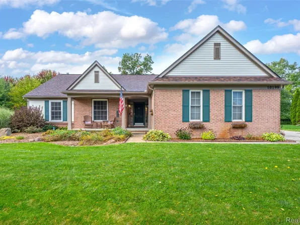 10199 Wellington Dr, Clarkston, MI 48348