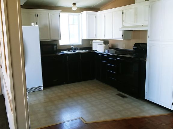 3rd image of 2333 E Ryan Dr