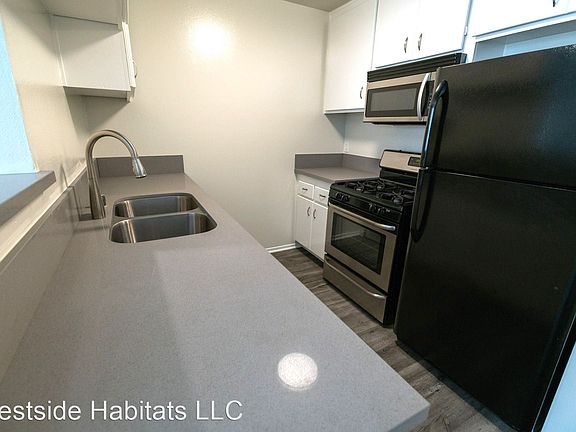 4th image of 1423 N Curson Ave APT 3