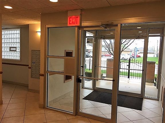 3rd image of 4534 N Cumberland Ave Unit 405