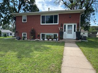 387 S 44th St, Lincoln, NE 68510