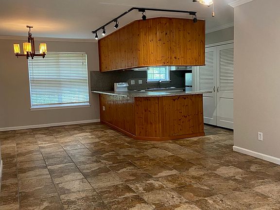 4th image of 2060 Montreat Dr APT D