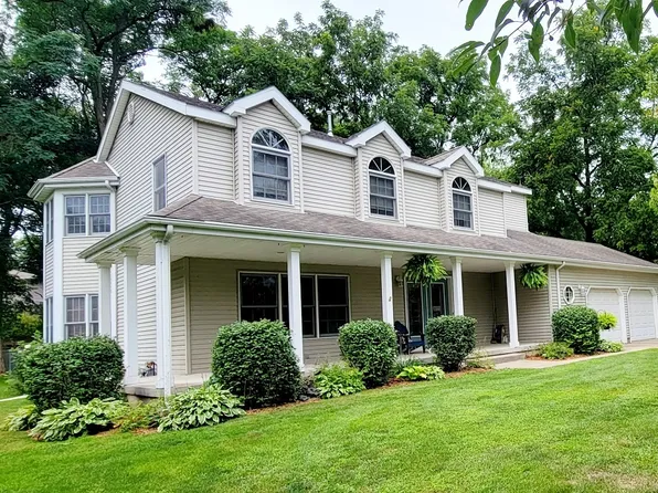 1109A River Oaks Dr, Dixon, IL 61021