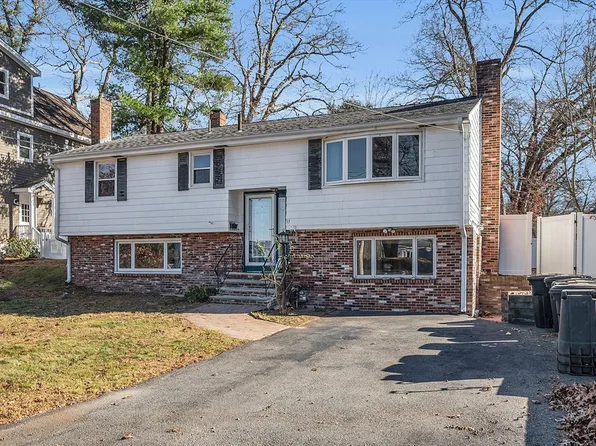 33 Rockwood Rd, Lynnfield, MA 01940