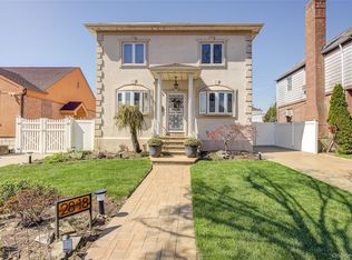 28-18 200th St, Bayside, NY 11360