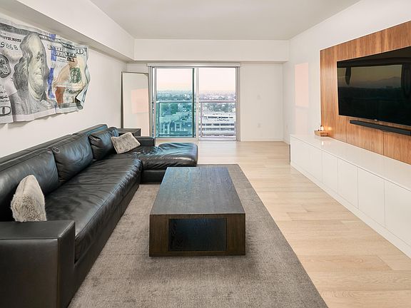 4th image of 13700 Marina Pointe Dr Unit 1118