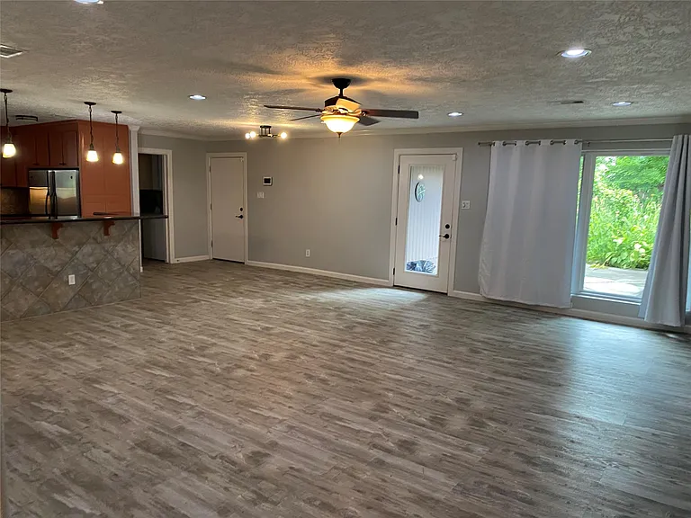 9614 Greenwillow St — Photo 29