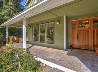 8824 NE New London Ct, Bainbridge Island, WA 98110