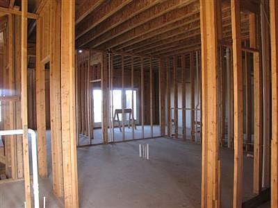 4th image of 236 Clairmont Cir